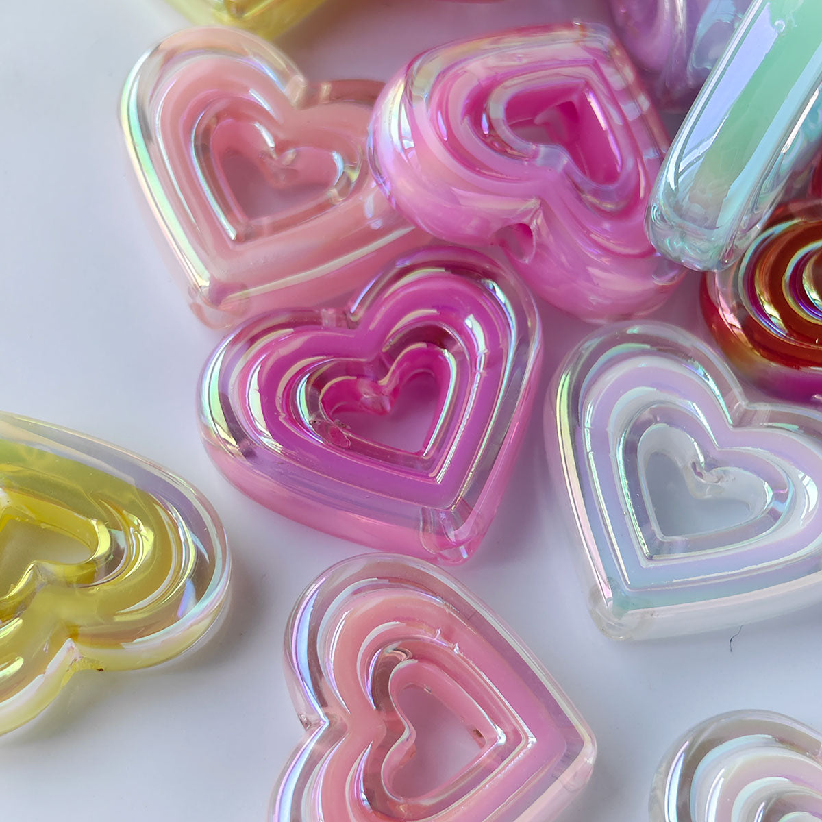 AA002 30pc / bag Acrylic Ab Color Heart-Shaped Diy Jewelry Beads, Random Colors, Great for Diy Pens ,Keychains
