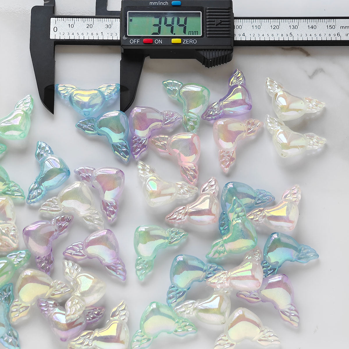 AA026 25pc/set Acrylic Wing & Heart Glow-In-The-Dark Beads, Suitable For DIY Jewelry - Great For Making Earrings, Necklaces, Keychains, Shoes And Watch Accessories