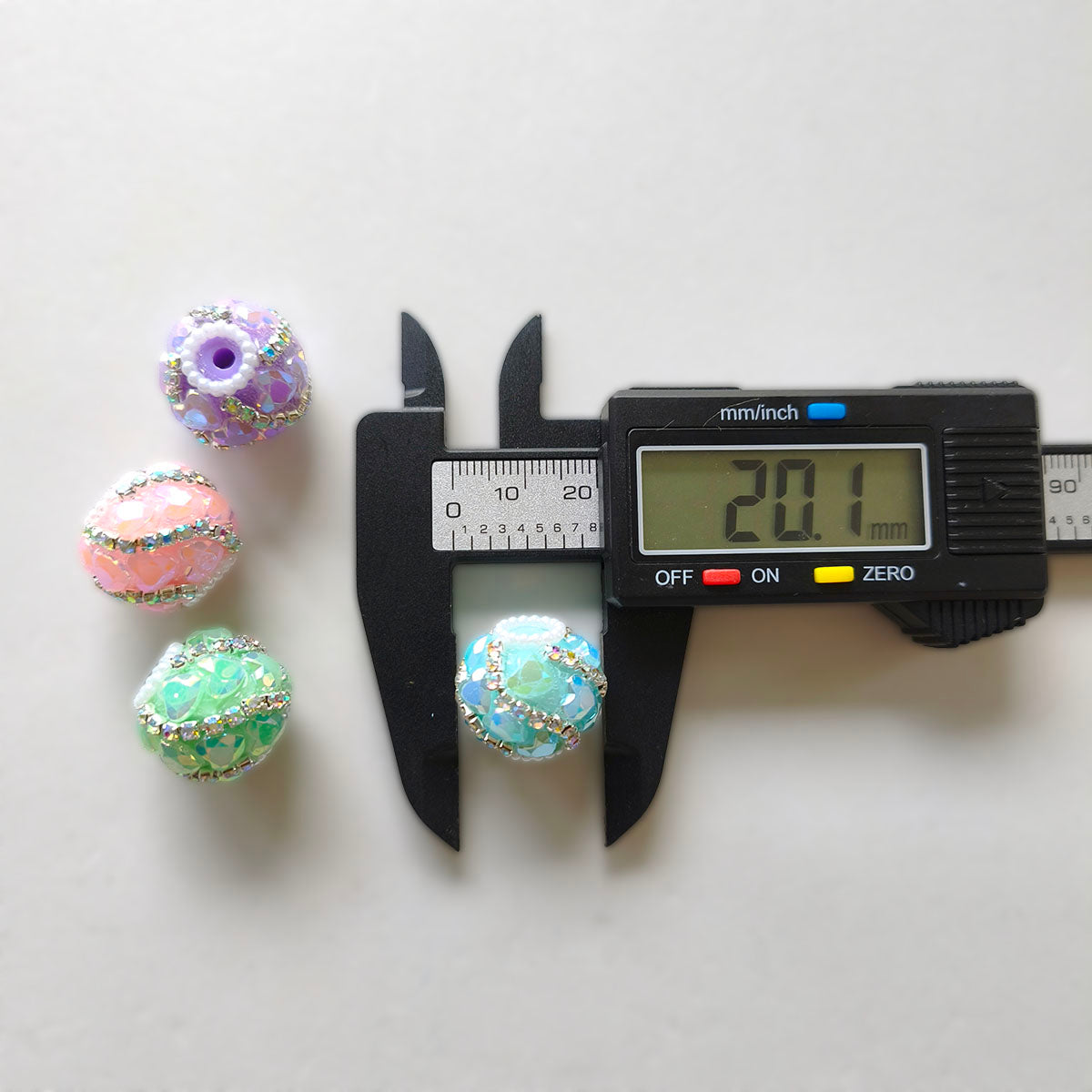 AA0192 Macaron Rhinestone Inlaid Resin Round Beads - DIY Accessories for Jewelry, Phone Straps & Pen Charms