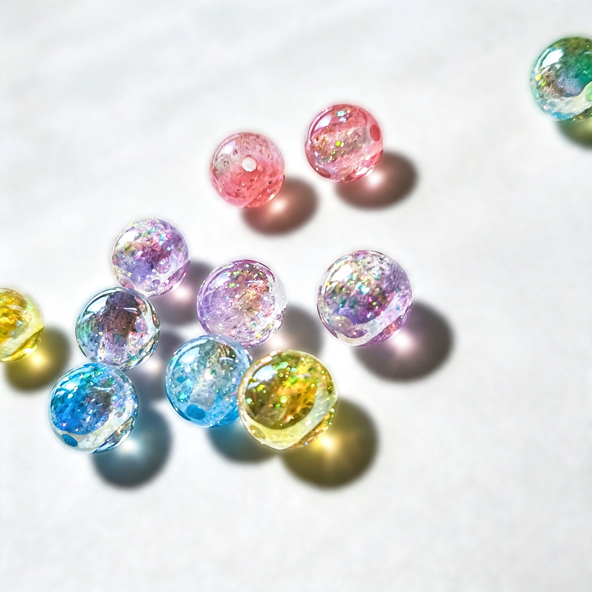 AA0214 12mm Iridescent Confetti Resin Round Loose Beads, Transparent Glitter Foil Straight Hole Beads for DIY Bracelets, Necklaces, Phone Charms & Keychain Jewelry Making