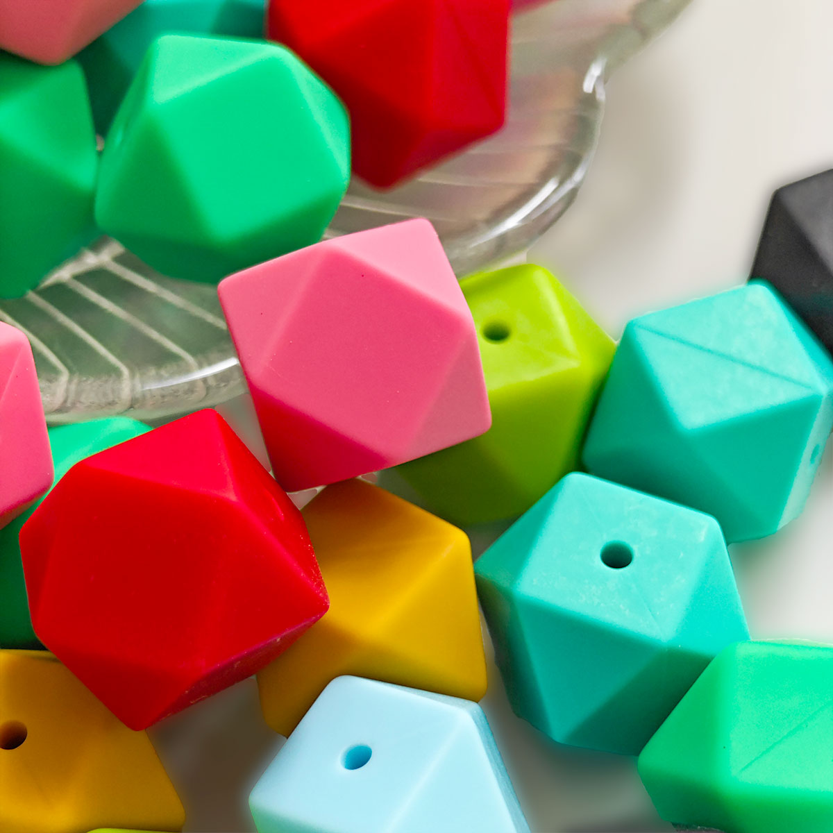 AA0139 25pcs/Pack 14-17mm Polygonal Silicone Beads DIY Keychain Bracelet Necklace Bag Pendant Jewelry Accessories