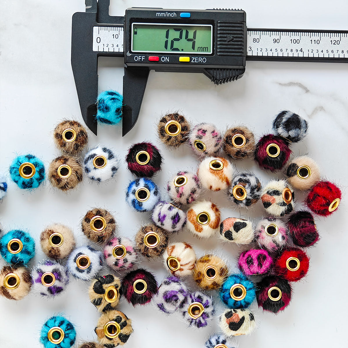 AA032  30pc/ pack  15mm  Leopard Plush Covered Beads For DIY Keychain, Bracelet, Pen Decor,Phonechains,Keychain,