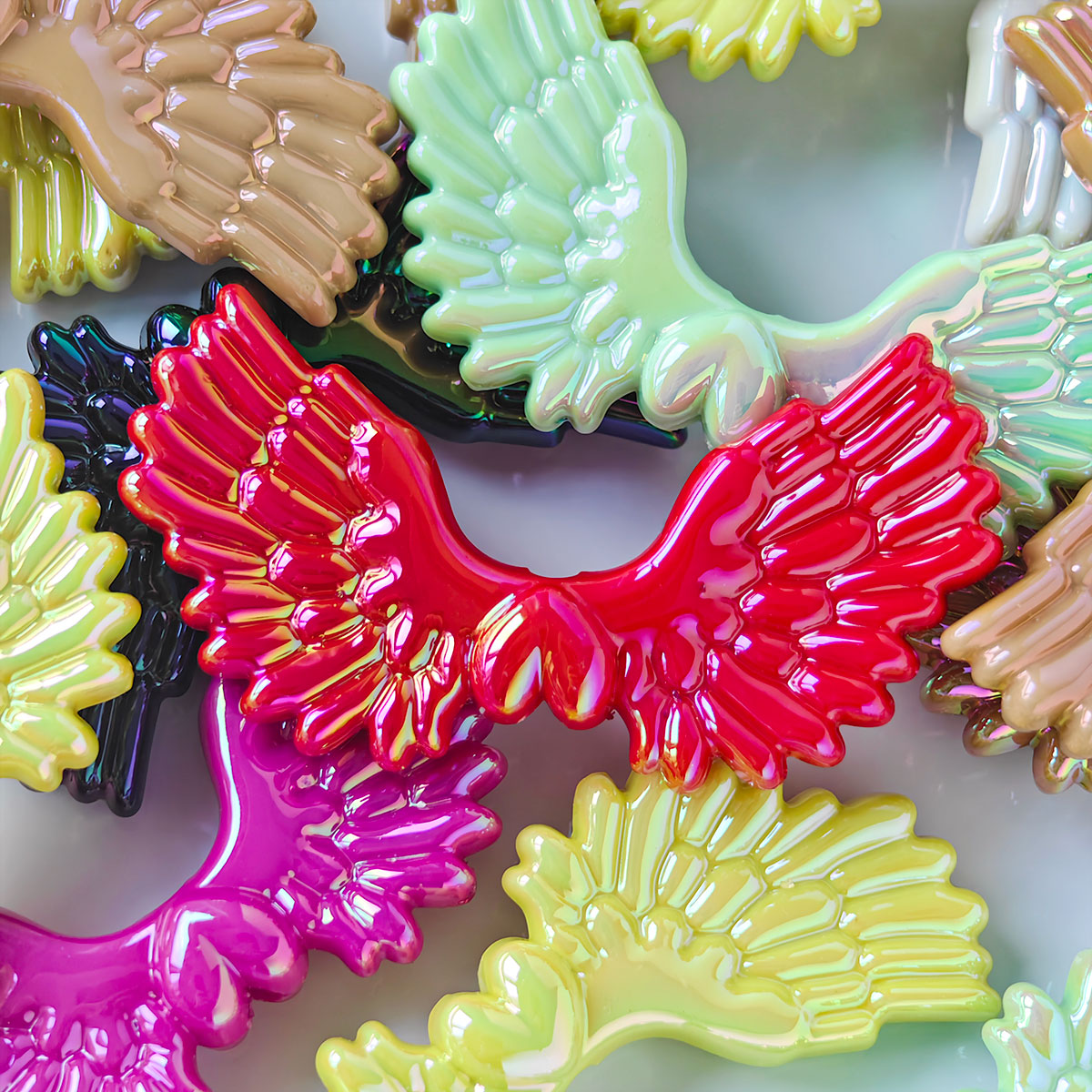 AA048 20pcs/Bag  Acrylic Wing Beads Suitable For DIY Jewelry - Great For Making Necklaces, Keychains, Phonechains, Shoes And Watch Accessories