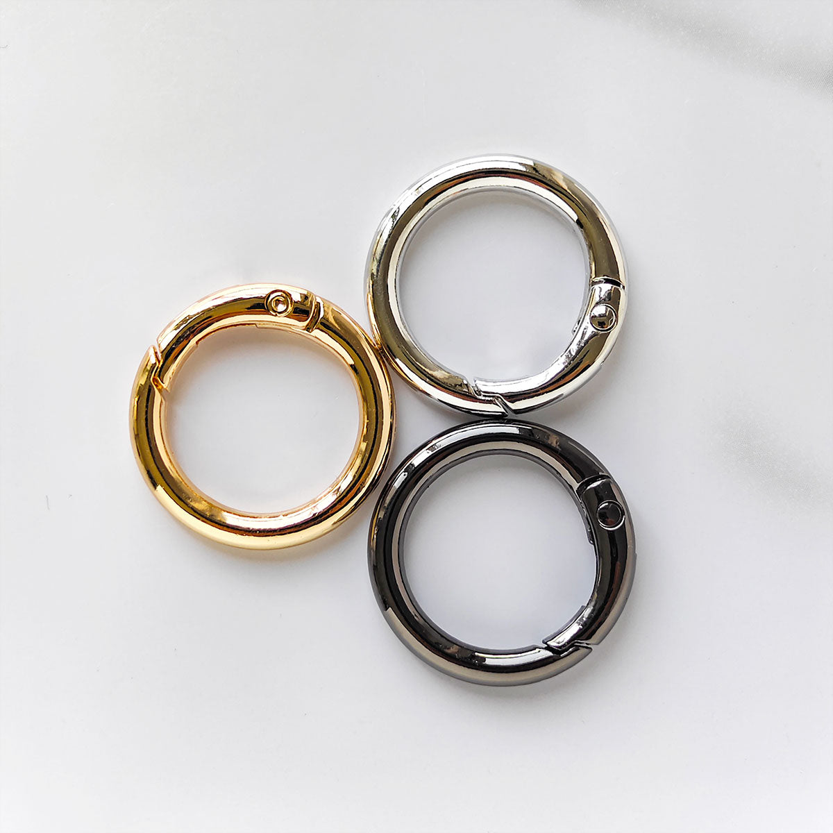 AAKey Rings  Fashionable Alloy Colored Electroplated Round Ring Open Spring Clip Lobster Clasp DIY Keychain Bag Hook Mobile Phone Chain Connector, Suitable For Handmade Crafts