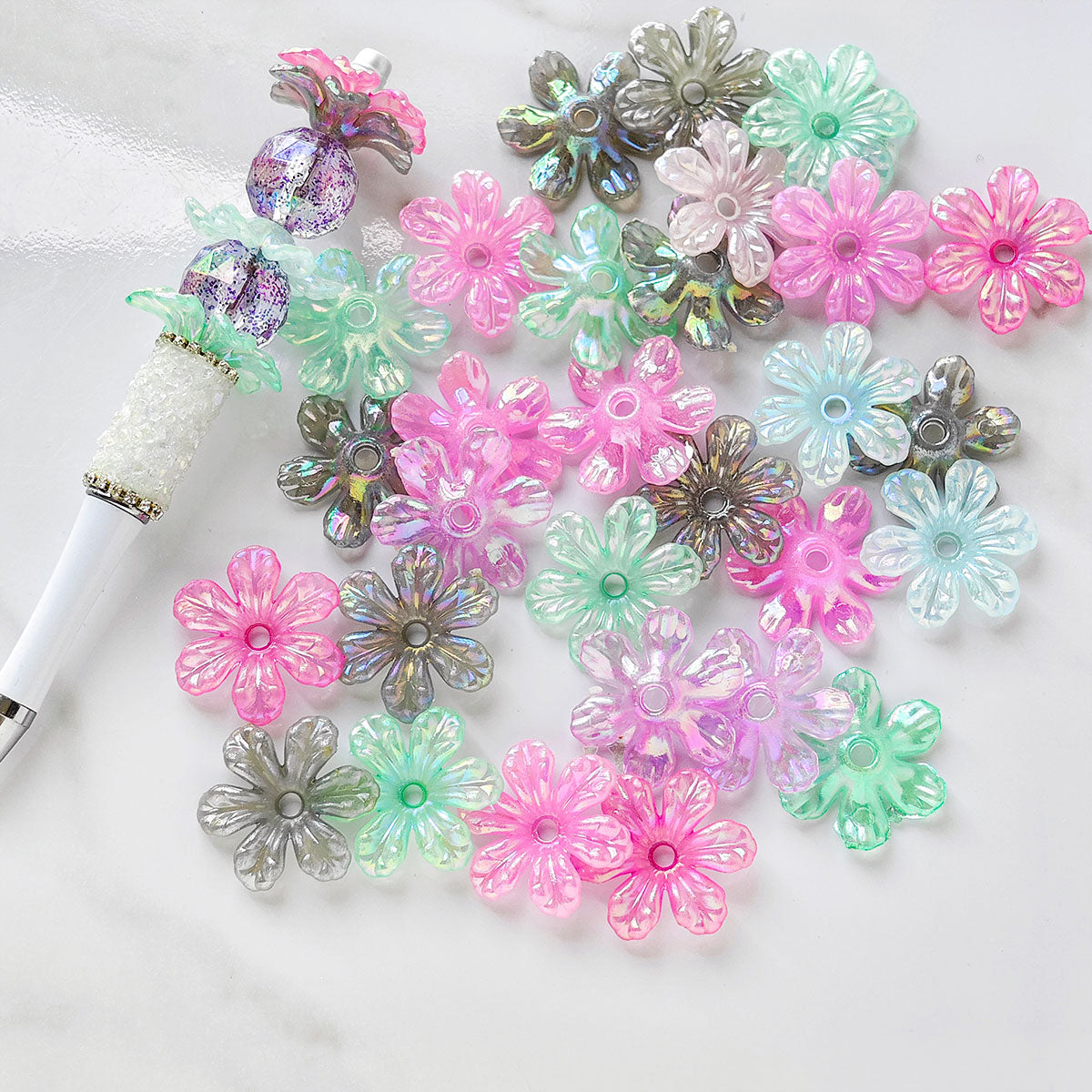 AA125  30pcs/Bag Acrylic Gold Foil 19mm Sakura Flower Petals With Gradient Colors And Gold Edges DIY Handmade Headwear Accessories, Suitable For DIY Hairpins, Phone Cases, Clothing Accessories, Key Rings And Jewelry Resin Materials Valentines