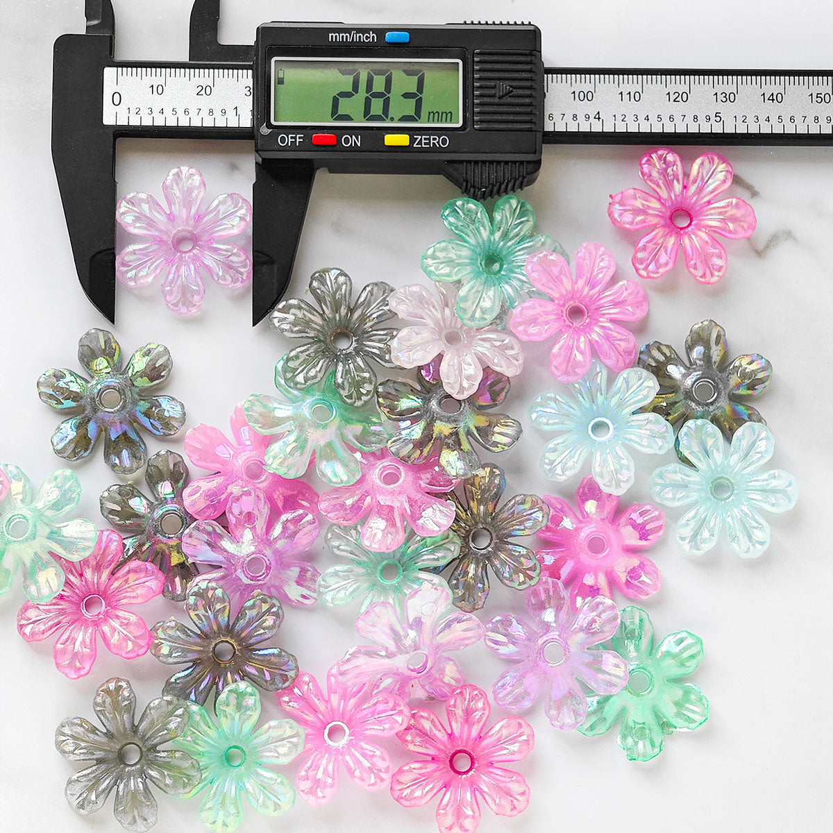 AA125  30pcs/Bag Acrylic Gold Foil 19mm Sakura Flower Petals With Gradient Colors And Gold Edges DIY Handmade Headwear Accessories, Suitable For DIY Hairpins, Phone Cases, Clothing Accessories, Key Rings And Jewelry Resin Materials Valentines