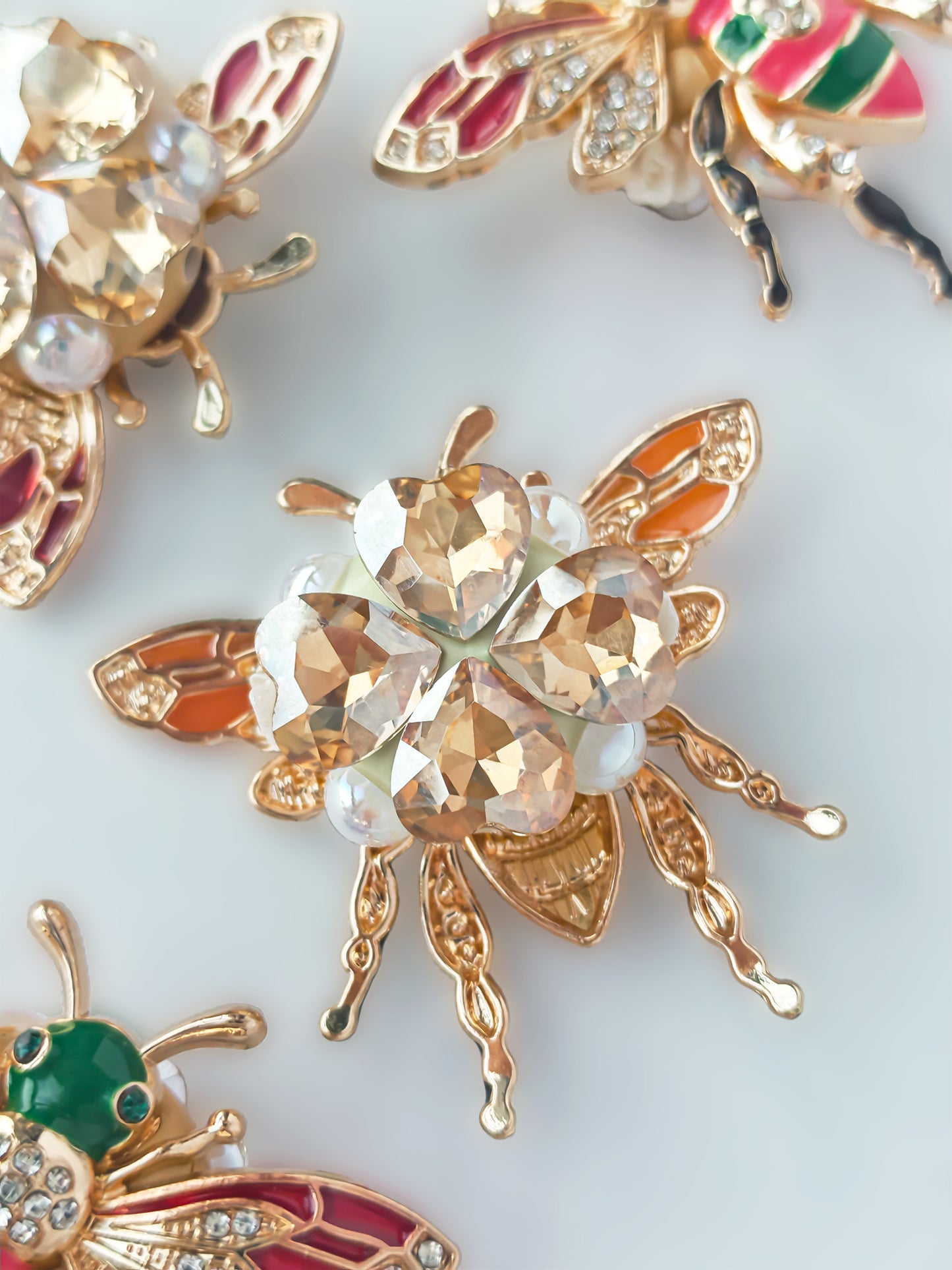C52061  Metal Diamond Engraved Little Bee DIY Jewelry Making Craft Accessories, Fashion Decorative Beads For Pen, Keychain, Backpack Charm & Women's Creative Gifts