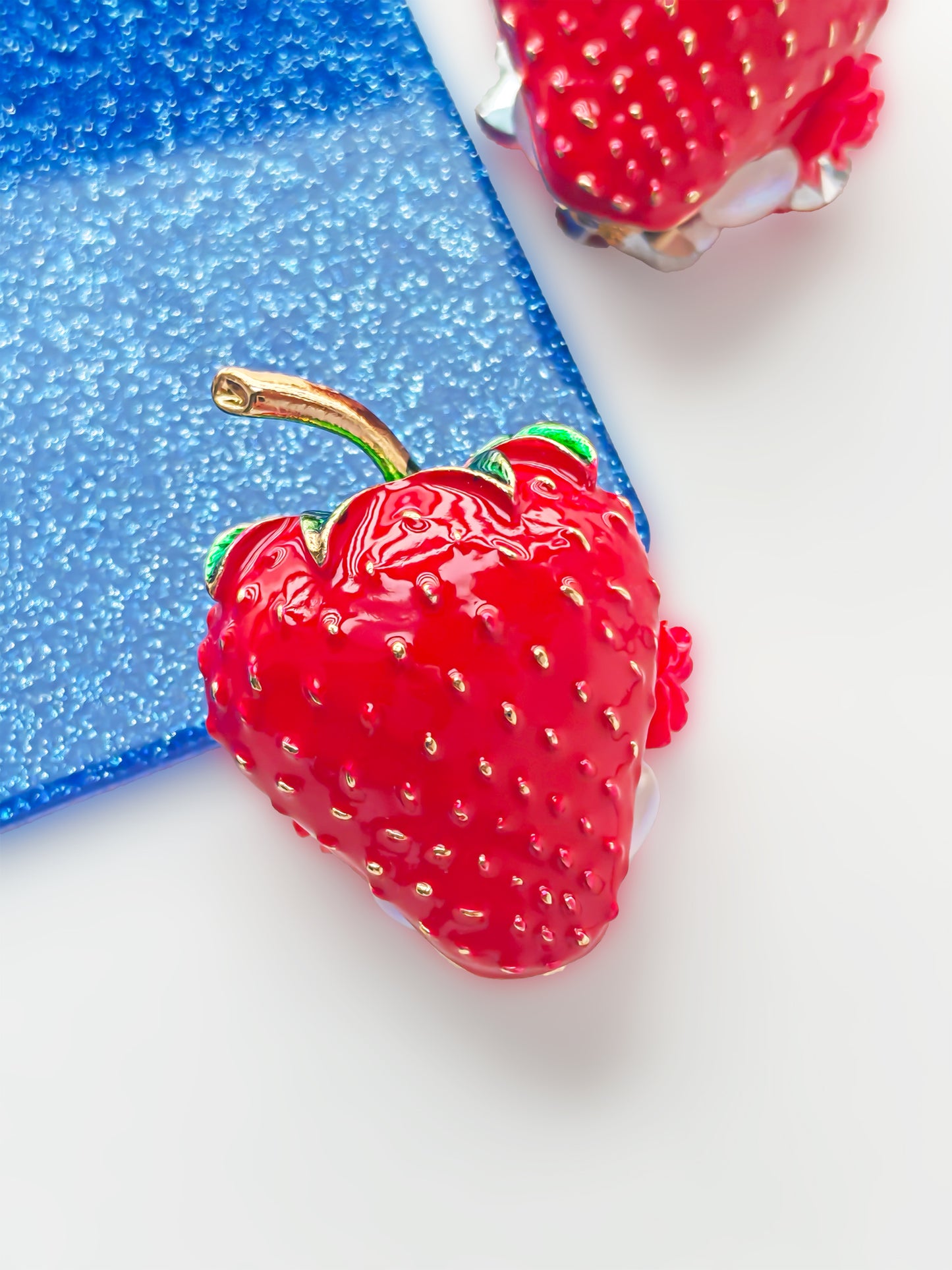 C52070 Metal Little Strawberry, Fruit shapes Suitable For Bead Pens, Mobile Phone Pendants, Key Chains And Bags DIY Jewelry Craft Accessories
