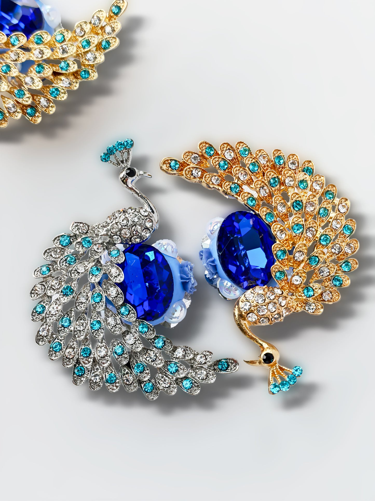 C52084 Metal Diamond Engraved Peacock, Suitable For Bead Pens, Mobile Phone Pendants, Key Chains And Bags DIY Jewelry Craft Accessories