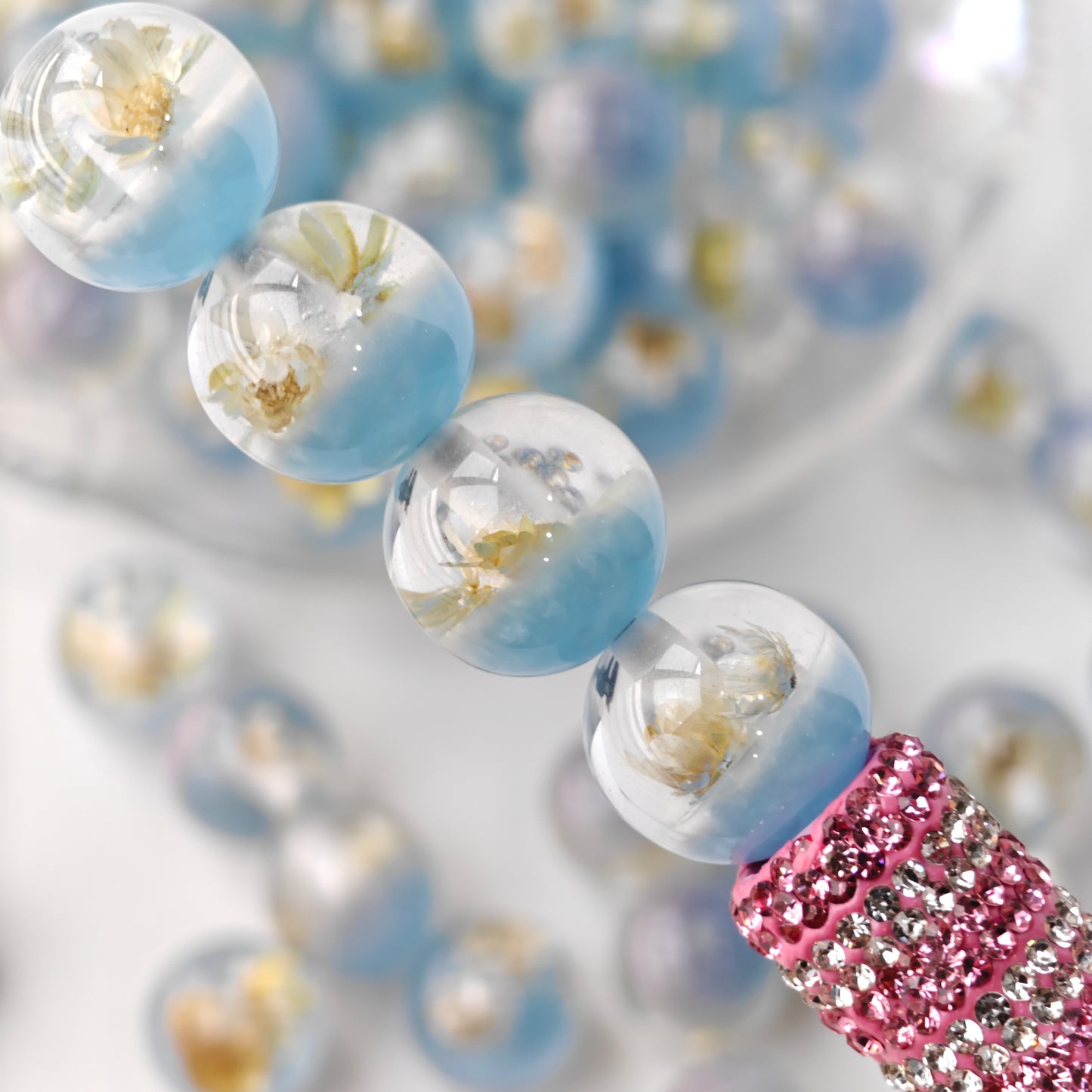AA0132 Daisy and Microecological Blue Beads, Suitable For DIY Jewelry, Making Necklaces, Keychains, Phonechains, Shoes And Watch Accessories