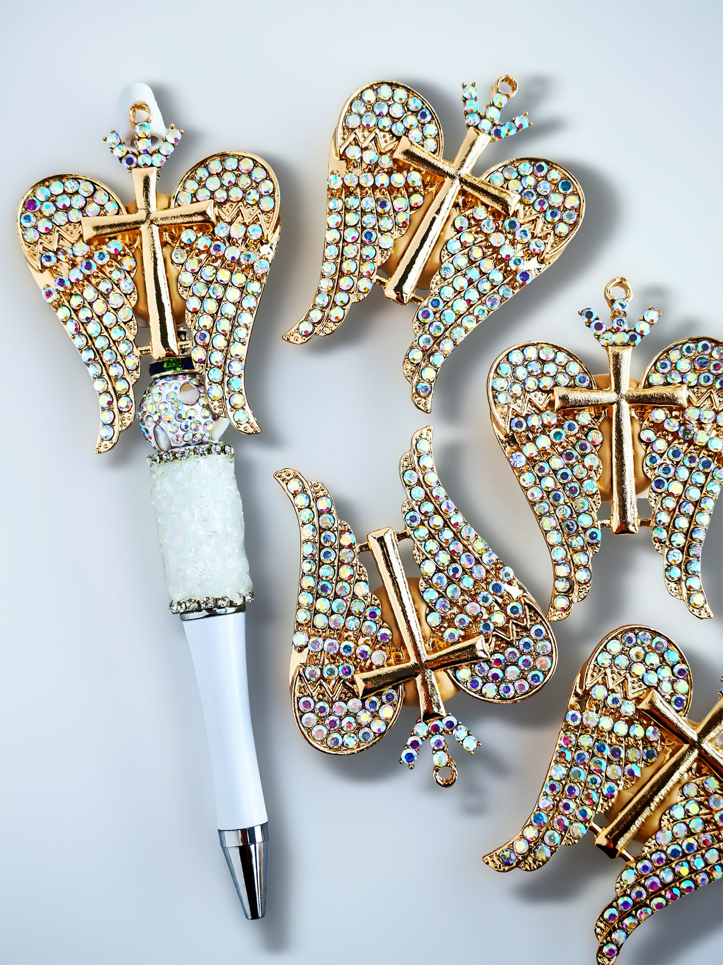 C52106 Metal Creative Cross Angel Wings Pure, White Angel Wings, Holy Knight Shield Suitable For DIY Bracelet, Necklace, Keychain, Durable Jewelry Making Supplies, DIY Pens, Phonechains