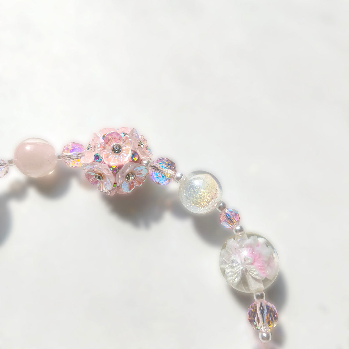 SC6003 Pastel Pink Y2K Acrylic Beaded Bracelet - Sparkly Handmade Jewelry with Flower Pendant for Daily Wear & Gifts