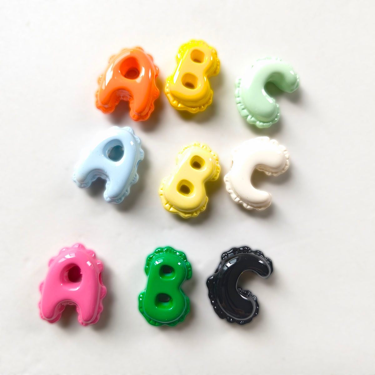 AA0155 Colorful Wave-Edged Acrylic Large-Hole Alphabet Beads - DIY Craft Beads for Jewelry, Bracelets & Handmade Accessories
