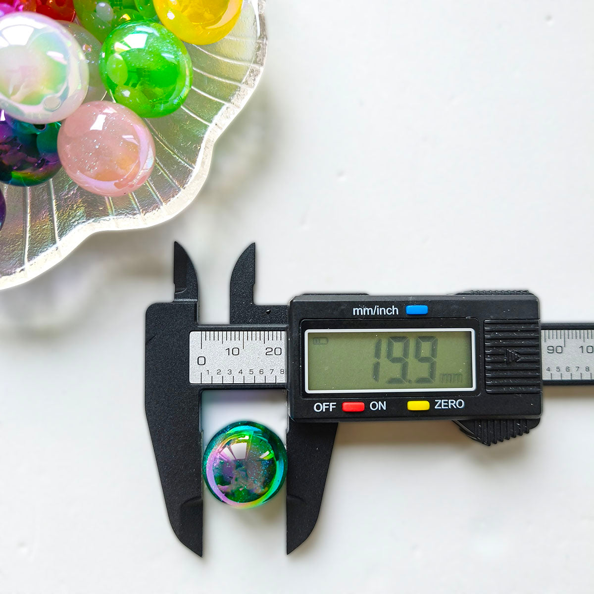 AA0163 20pcs/bag 20mm Aurora Holographic Acrylic Straight-Hole Round Beads - DIY Accessories for Phone Straps, Keychains & Pen Decor