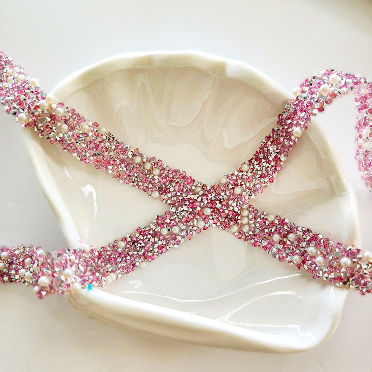 AA0172 14mm Double-Layer Self-Adhesive Pearl Rhinestone Strip - Double-Sided Resin Gem Embellishment Tape