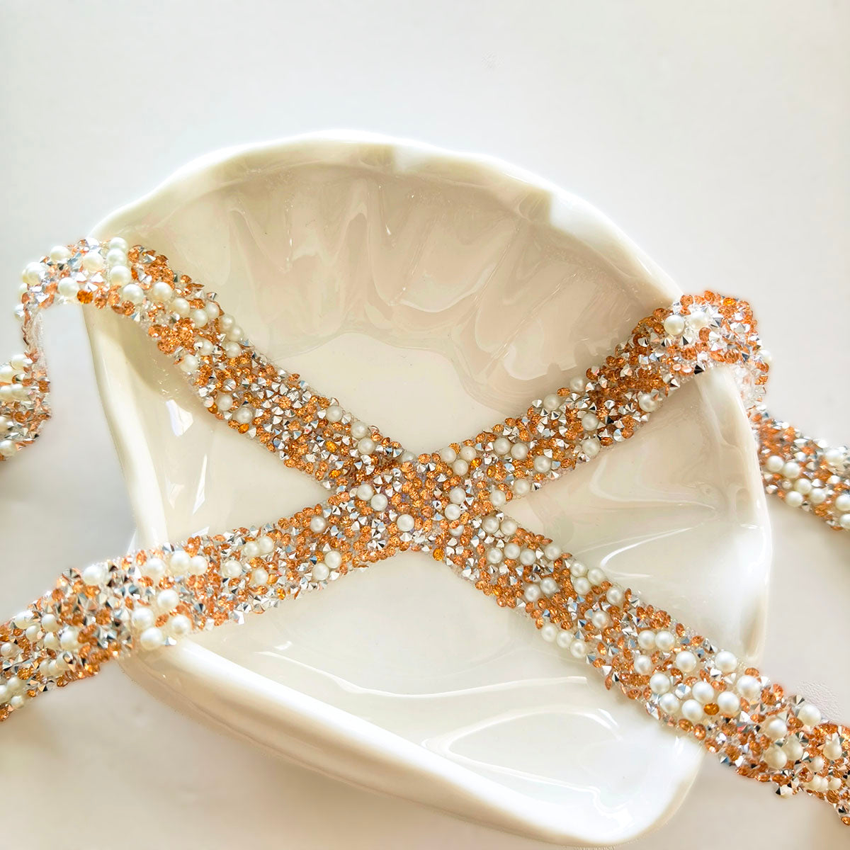 AA0172 14mm Double-Layer Self-Adhesive Pearl Rhinestone Strip - Double-Sided Resin Gem Embellishment Tape