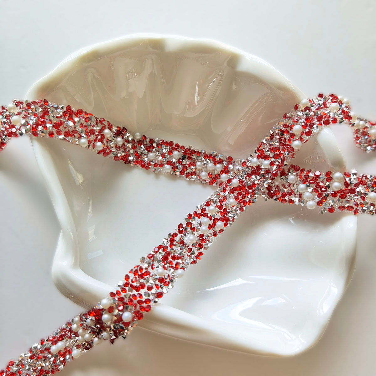 AA0172 14mm Double-Layer Self-Adhesive Pearl Rhinestone Strip - Double-Sided Resin Gem Embellishment Tape
