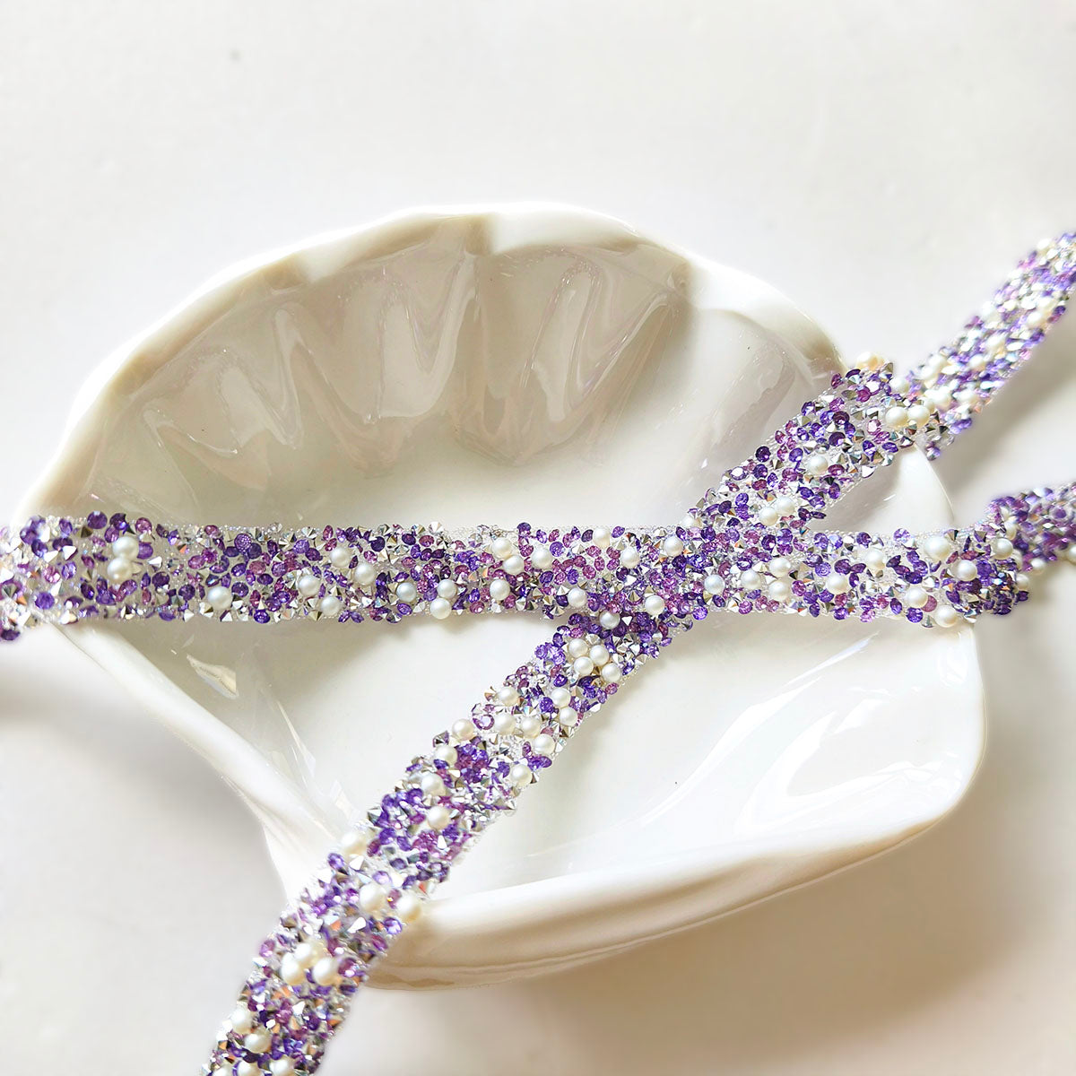 AA0172 14mm Double-Layer Self-Adhesive Pearl Rhinestone Strip - Double-Sided Resin Gem Embellishment Tape