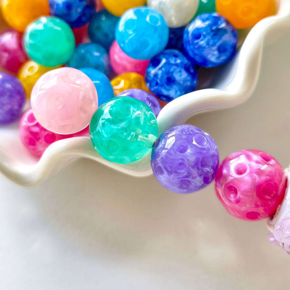AA0169 20pcs/bag 16mm Multi-Color Resin Meteorite Hole Beads Magic Beads - Beading DIY Accessories for Phone Straps, Keychains & Bracelets