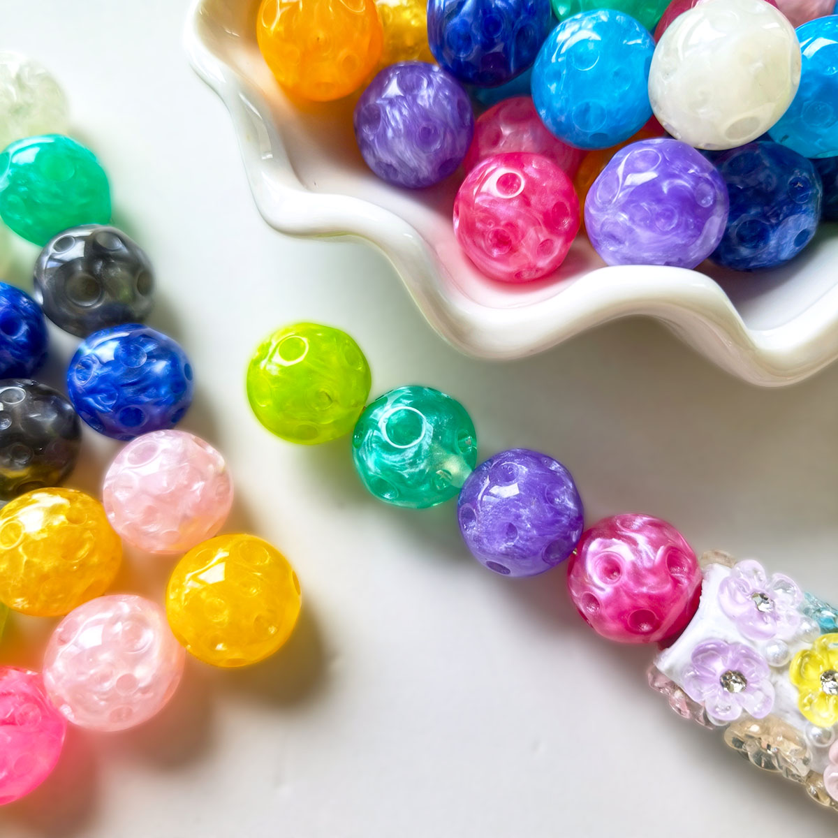 AA0169 20pcs/bag 16mm Multi-Color Resin Meteorite Hole Beads Magic Beads - Beading DIY Accessories for Phone Straps, Keychains & Bracelets