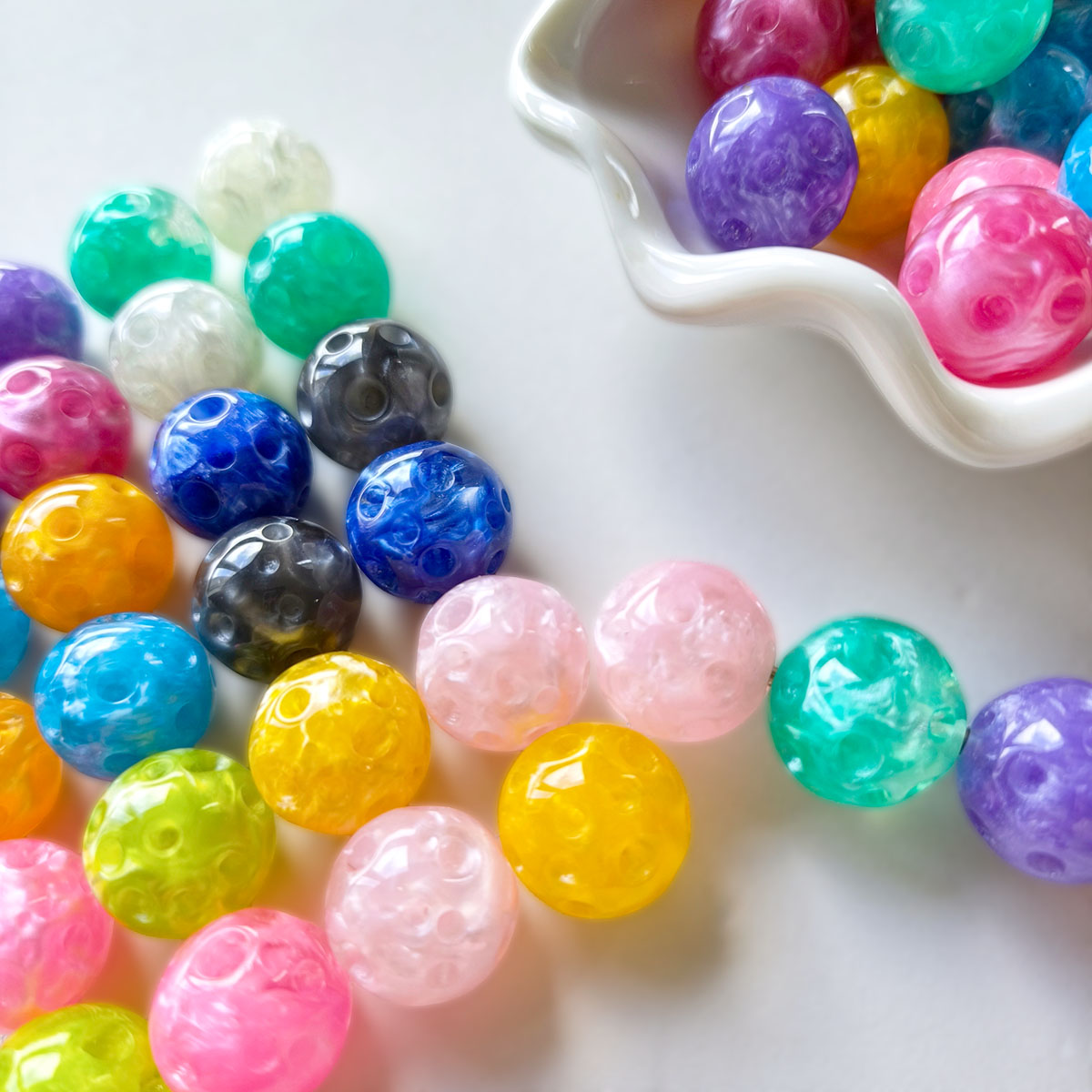 AA0169 20pcs/bag 16mm Multi-Color Resin Meteorite Hole Beads Magic Beads - Beading DIY Accessories for Phone Straps, Keychains & Bracelets
