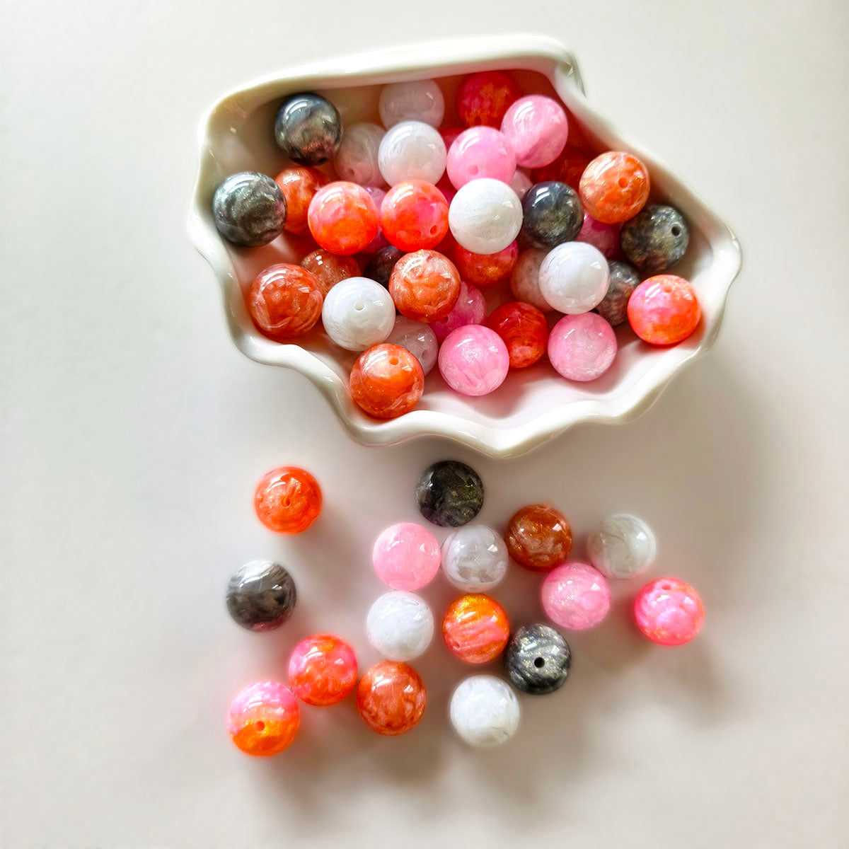 AA0177 25pcs/bag 16mm Resin Gilded Oil Painting Round Beads - DIY Loose Beads for Charms, Phone Straps & Jewelry Supplies