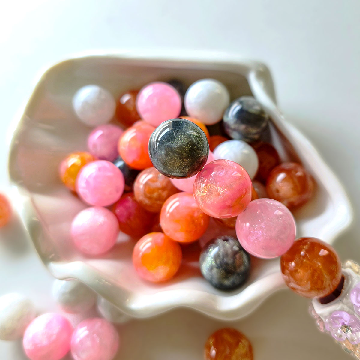 AA0177 25pcs/bag 16mm Resin Gilded Oil Painting Round Beads - DIY Loose Beads for Charms, Phone Straps & Jewelry Supplies