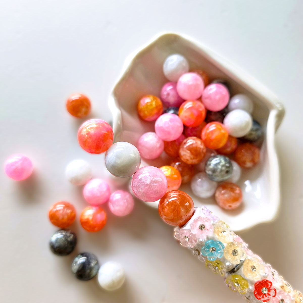 AA0177 25pcs/bag 16mm Resin Gilded Oil Painting Round Beads - DIY Loose Beads for Charms, Phone Straps & Jewelry Supplies