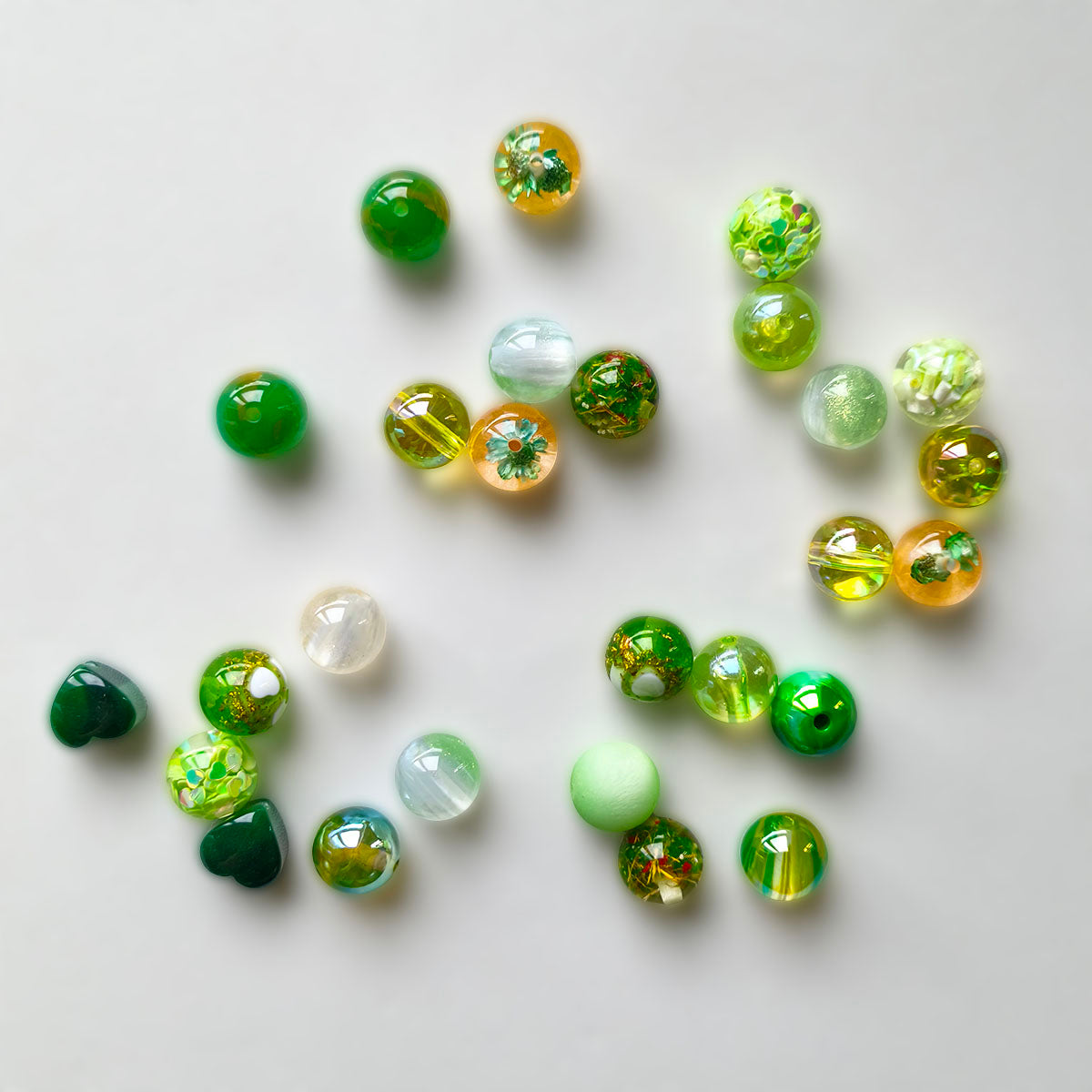 AA0212 16mm Mixed Color Series Transparent Iridescent Resin Round Loose Beads, Glitter Foil Straight Hole Spacer Beads for DIY Bead Pens, Bracelets & Keychains