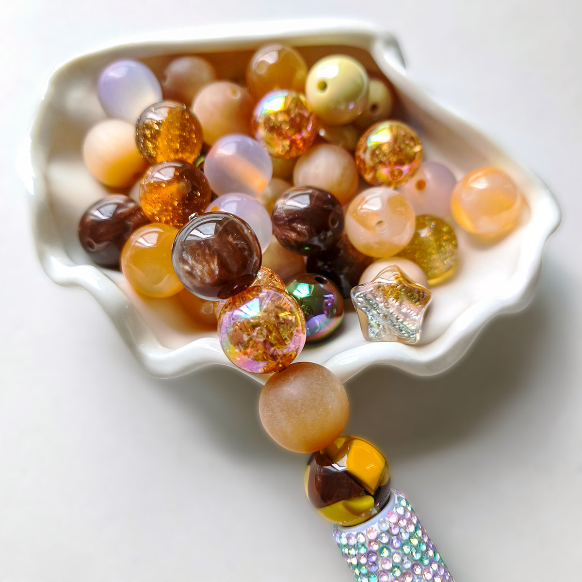 AA0212 16mm Mixed Color Series Transparent Iridescent Resin Round Loose Beads, Glitter Foil Straight Hole Spacer Beads for DIY Bead Pens, Bracelets & Keychains