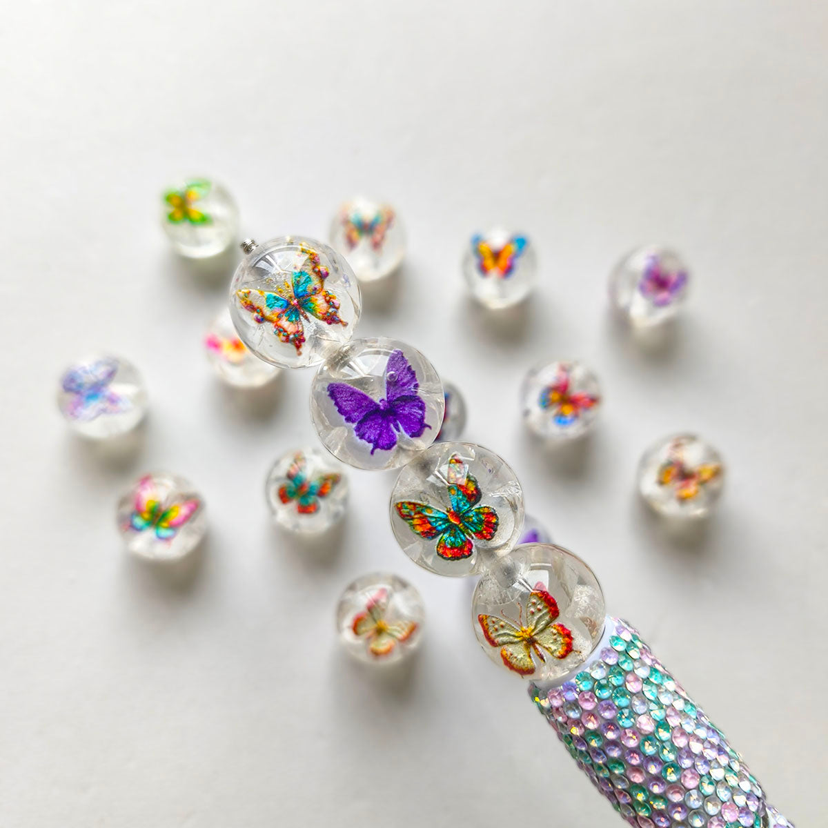 AA0211 16mm Clear Crackle Butterfly Print Resin Round Straight Hole Loose Beads, Colorful Butterfly DIY Spacer Accessories for Bead Pens, Bracelets & Keychains