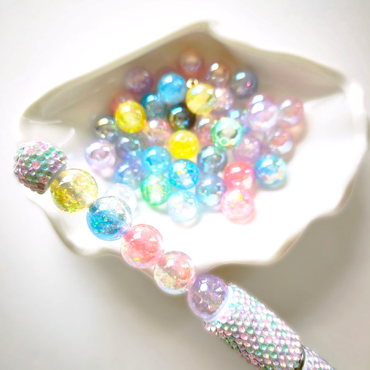 AA0214 12mm Iridescent Confetti Resin Round Loose Beads, Transparent Glitter Foil Straight Hole Beads for DIY Bracelets, Necklaces, Phone Charms & Keychain Jewelry Making