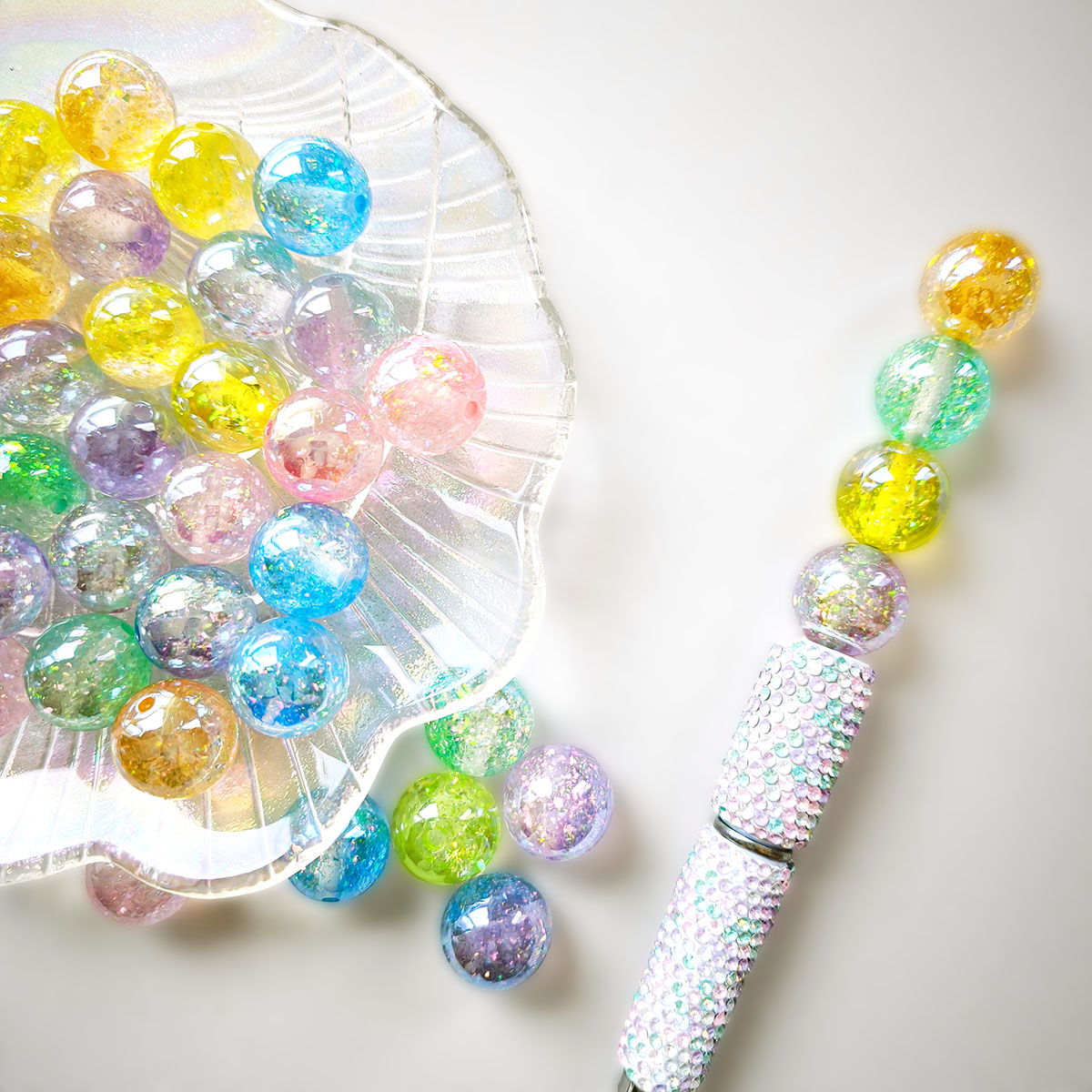 AA0215 16mm Iridescent Confetti Resin Round Loose Beads, Transparent Glitter Foil Straight Hole Beads for DIY Bracelets, Necklaces, Phone Charms & Keychain Jewelry Making