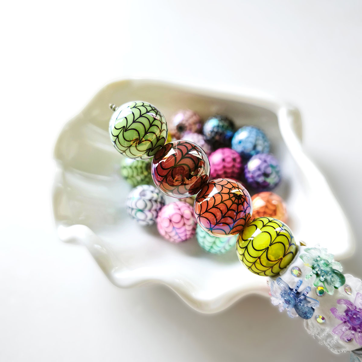 AA0219 16mm Electroplated Color Acrylic Spider Web Printed Straight Hole Round Beads, Halloween Loose Beads for DIY Bead Pens, Bracelets, Phone Charms Jewelry Making Supplies