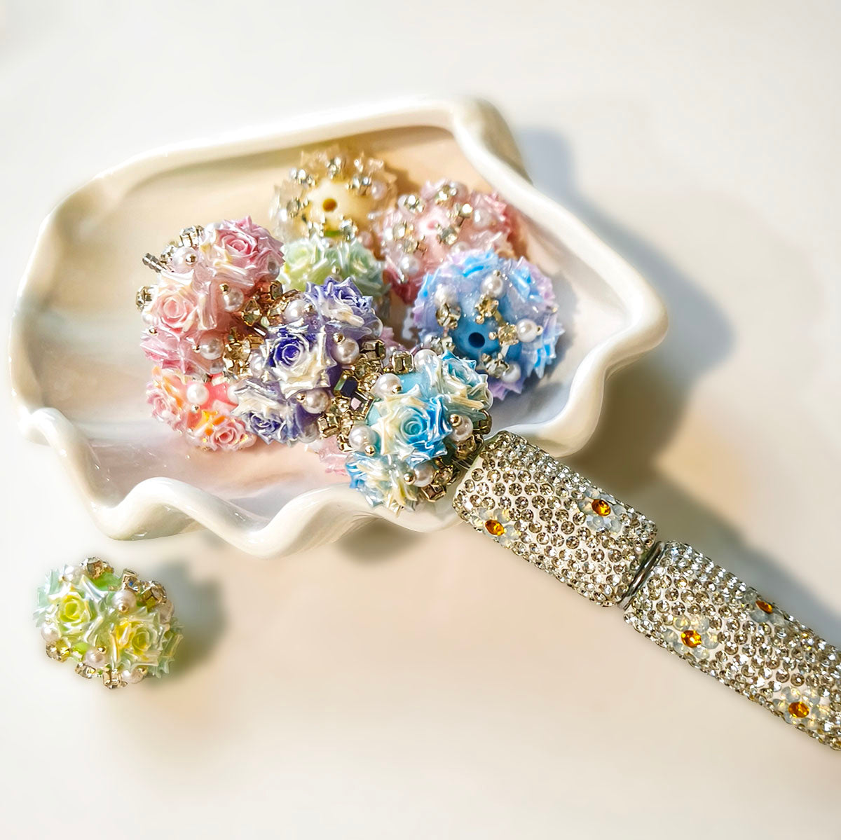 AA0224 Heavy-Duty 3D Rose Flower Ball Straight Hole Beads, Pearl Rhinestone Gradient Floral Cluster Beads for DIY Bead Pens, Phone Charms, Keychains & Bag Pendants