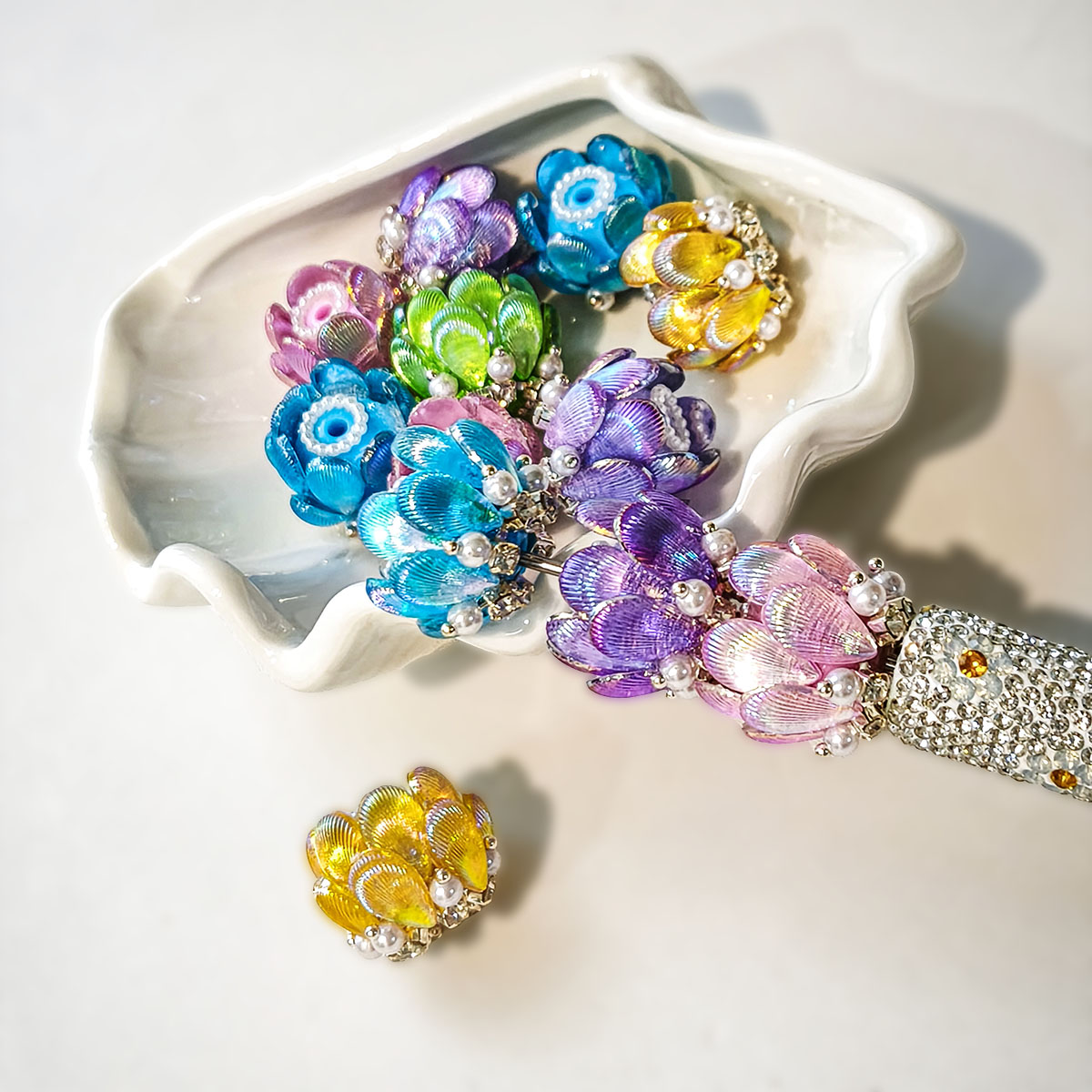 AA0223 Heavy-Duty Shimmer Gradient Lotus Lamp Open-Hole Flower Ball Beads - DIY Accessories for Bead Pens, Phone Straps, Keychains & Bag Charms