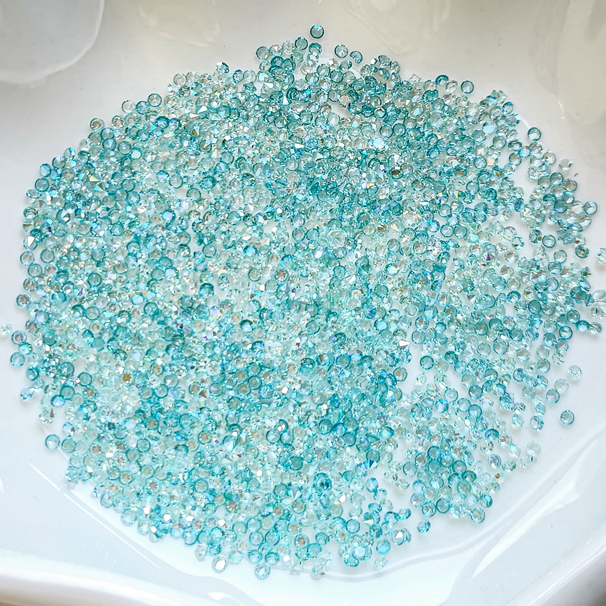 AA0227 Resin Pointed Bottom Aurora Sugar Rhinestones, Mini Iridescent Confetti Crystals for DIY Nail Art, Epoxy Resin, Cream Glue Phone Case & Jewelry Filler Supplies