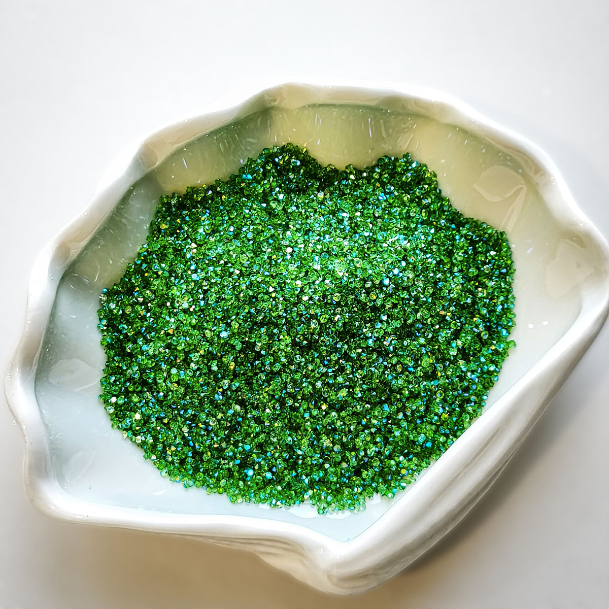 AA0227 Resin Pointed Bottom Aurora Sugar Rhinestones, Mini Iridescent Confetti Crystals for DIY Nail Art, Epoxy Resin, Cream Glue Phone Case & Jewelry Filler Supplies