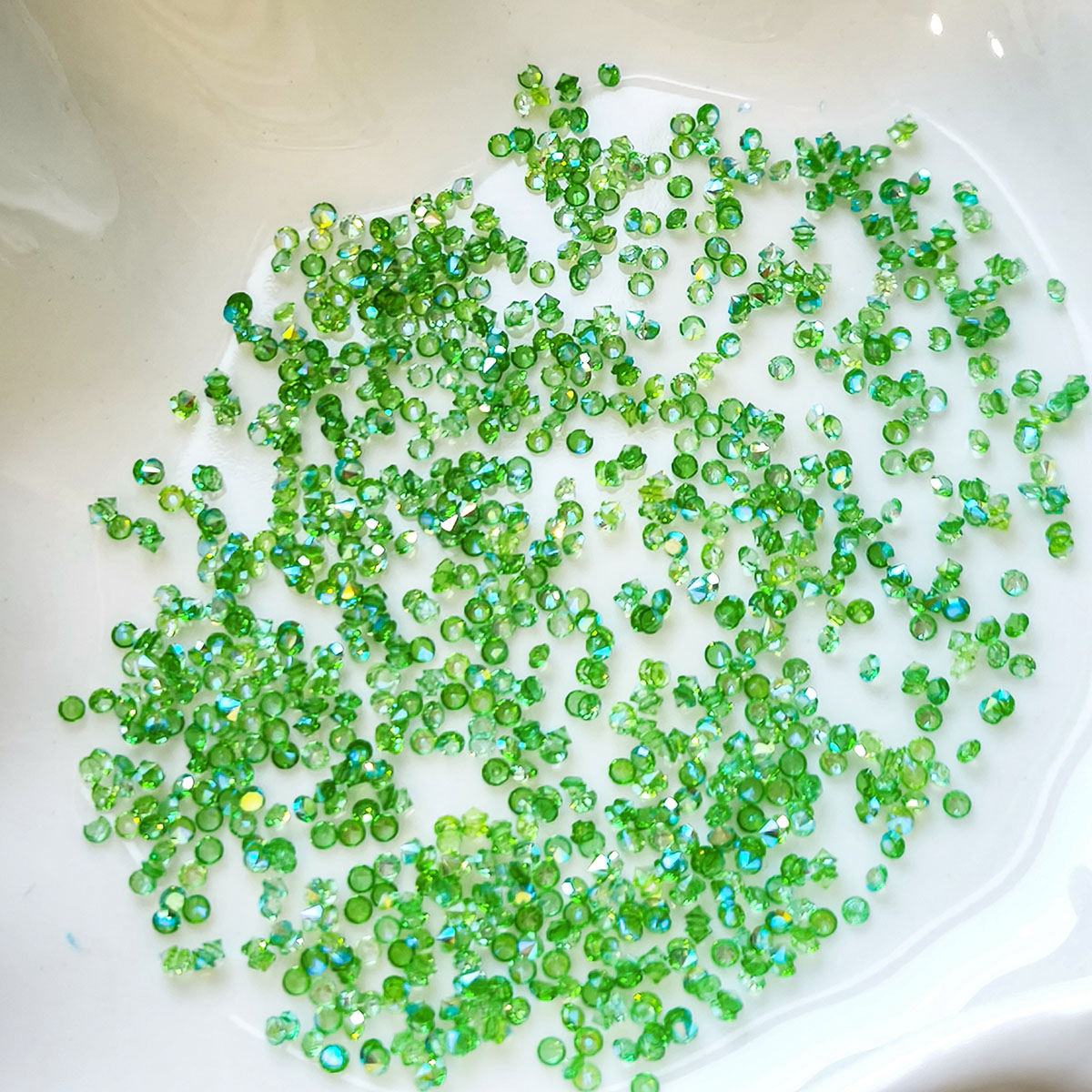 AA0227 Resin Pointed Bottom Aurora Sugar Rhinestones, Mini Iridescent Confetti Crystals for DIY Nail Art, Epoxy Resin, Cream Glue Phone Case & Jewelry Filler Supplies