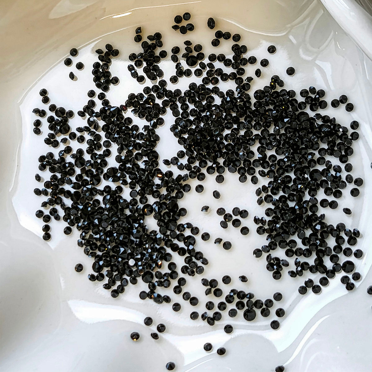 AA0227 Resin Pointed Bottom Aurora Sugar Rhinestones, Mini Iridescent Confetti Crystals for DIY Nail Art, Epoxy Resin, Cream Glue Phone Case & Jewelry Filler Supplies